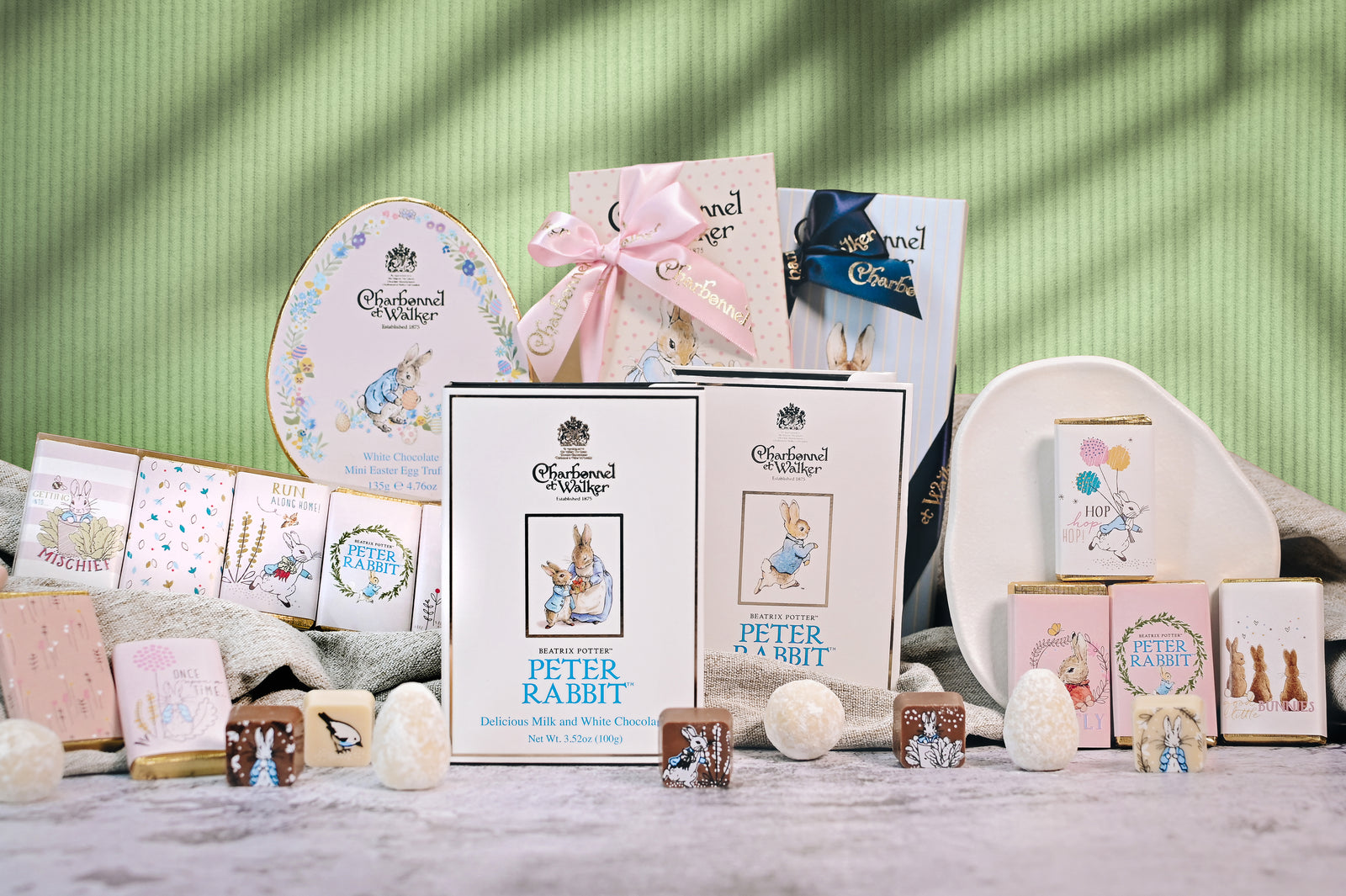 シャルボネルエウォーカー ピーターラビット ミニミルクチョコレートバー 150g Peter Rabbit Favourites Tin - Mini Milk Chocolate Bars